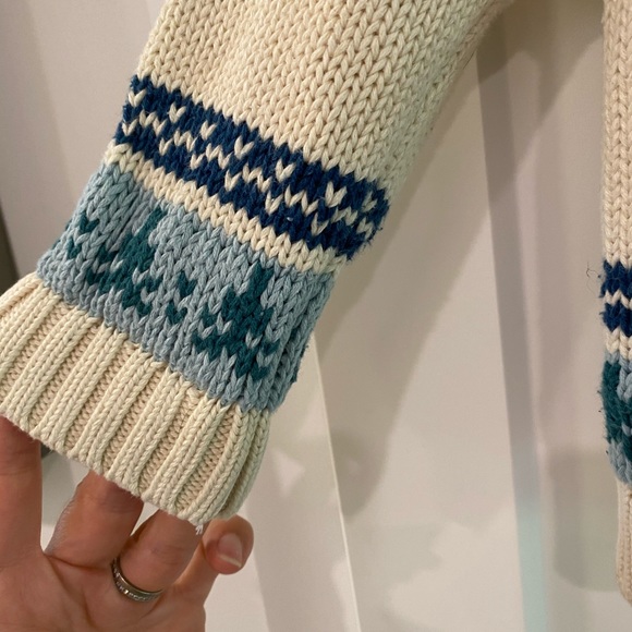 Gap boys sweater great for photo shoots - Picture 6 of 7